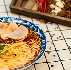 Lanzhou Beef Noodles - Broth Preparation Technique, Seasoning Powder Recipe, and Chili Oil Making Method